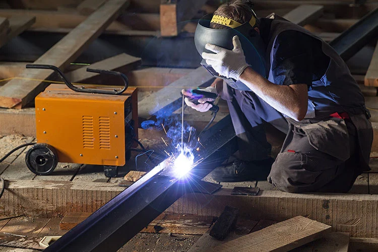 Máy cắt plasma không khí biến tần DC cung cấp năng lượng và tính di động